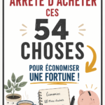 Femme souriante réfléchissant à ses économies budgétaires, entourée de produits inutiles qu'elle a décidé de ne plus acheter.