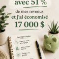 Une femme souriante, assise à une table avec un carnet et un ordinateur, planifiant son budget.