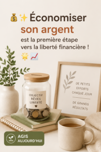 Femme souriante tenant un cochon tirelire, symbolisant l'économie et la liberté financière.