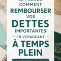 Femme souriante avec un sac à dos, prête à partir en voyage tout en gérant ses finances.