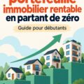 Femme avec des documents immobiliers, planifiant son portefeuille